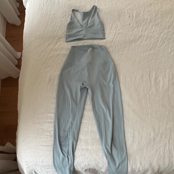Set Active Sky blue leggings and bra - Picture 2 of 2